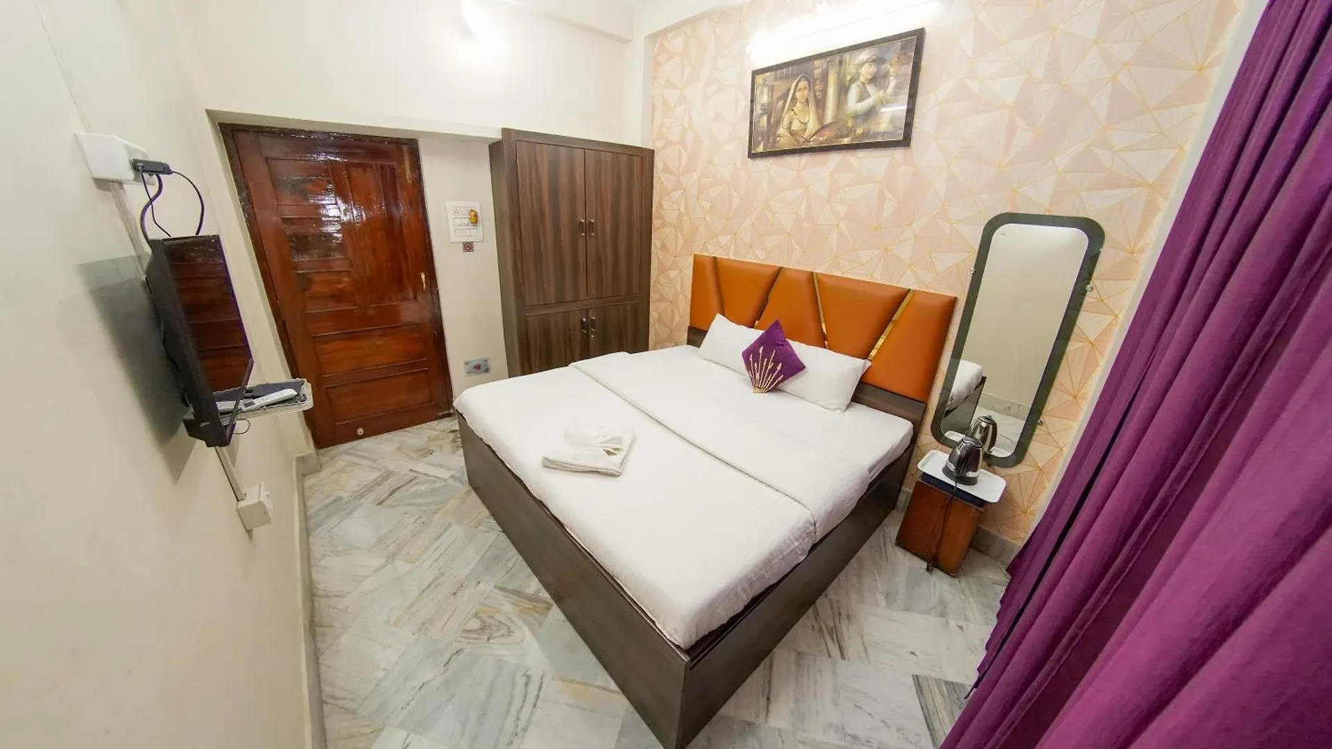 Shri Heritage - Entire Cozy Floor At Assi, Varanasi 0*,