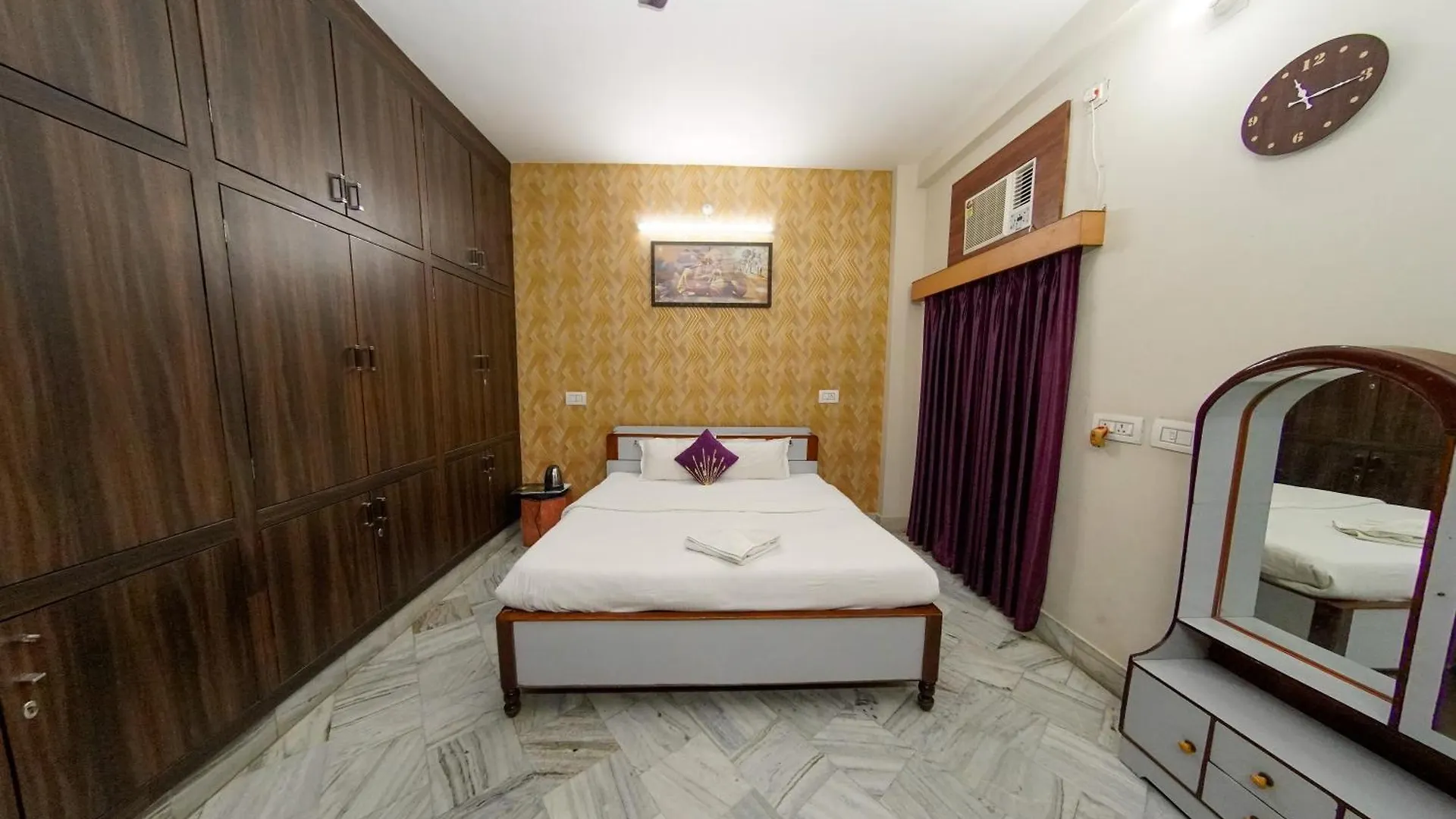 Shri Heritage - Entire Cozy Floor At Assi, Varanasi Apartment