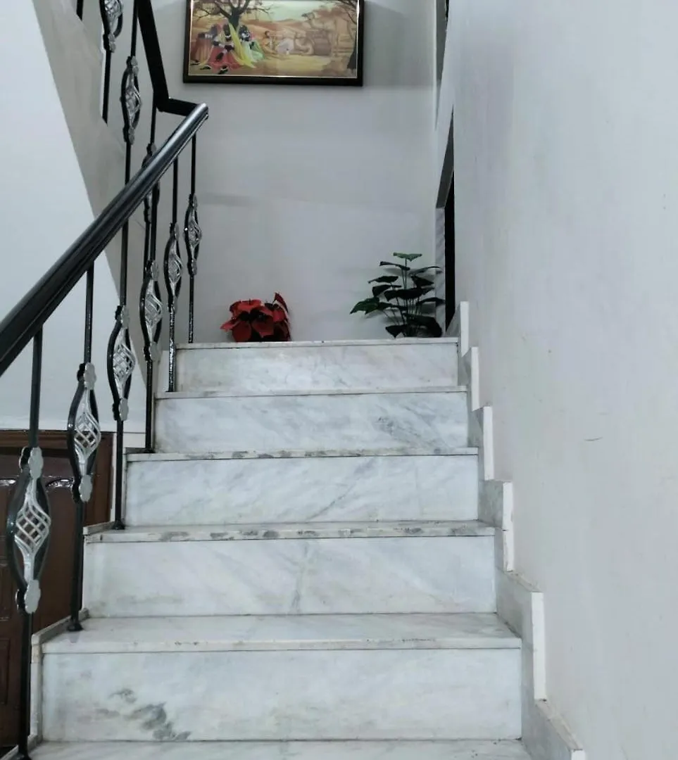 Shri Heritage - Entire Cozy Floor At Assi, Varanasi India
