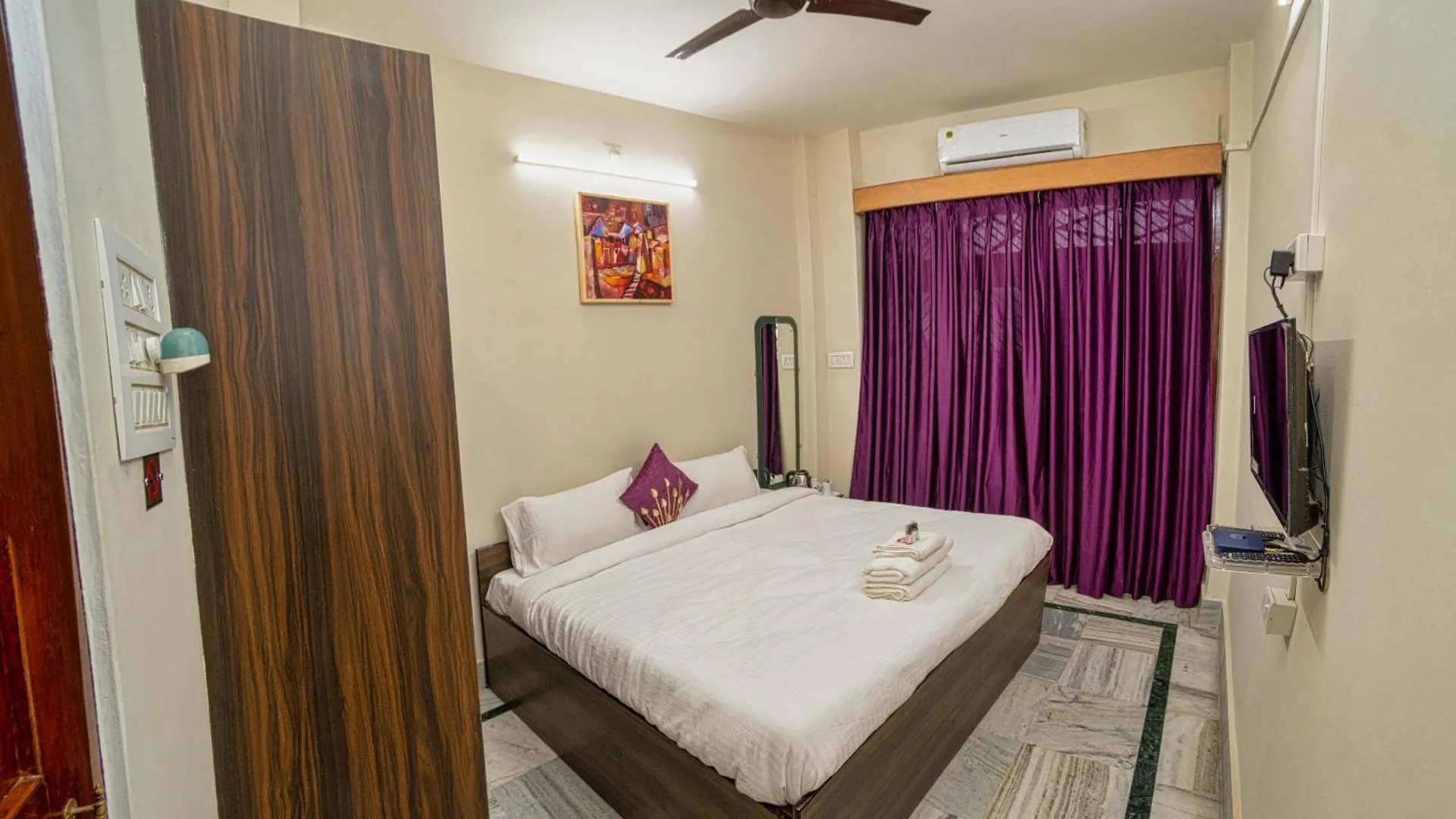 Apartment Shri Heritage - Entire Cozy Floor At Assi, Varanasi India